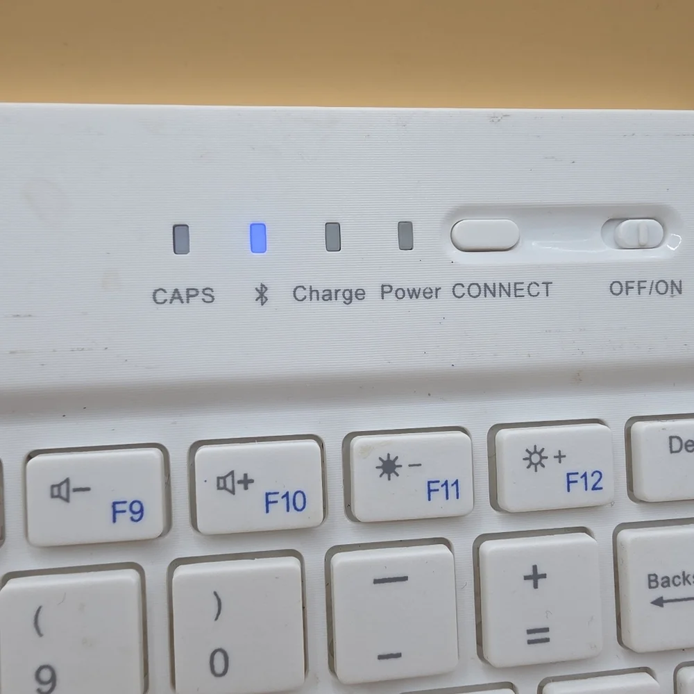 Ultra-Slim Bluetooth Keyboard 9.5